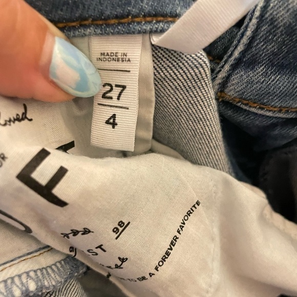 LOFT straight leg light wash  cropped jeans size 27/4 - Picture 3 of 9
